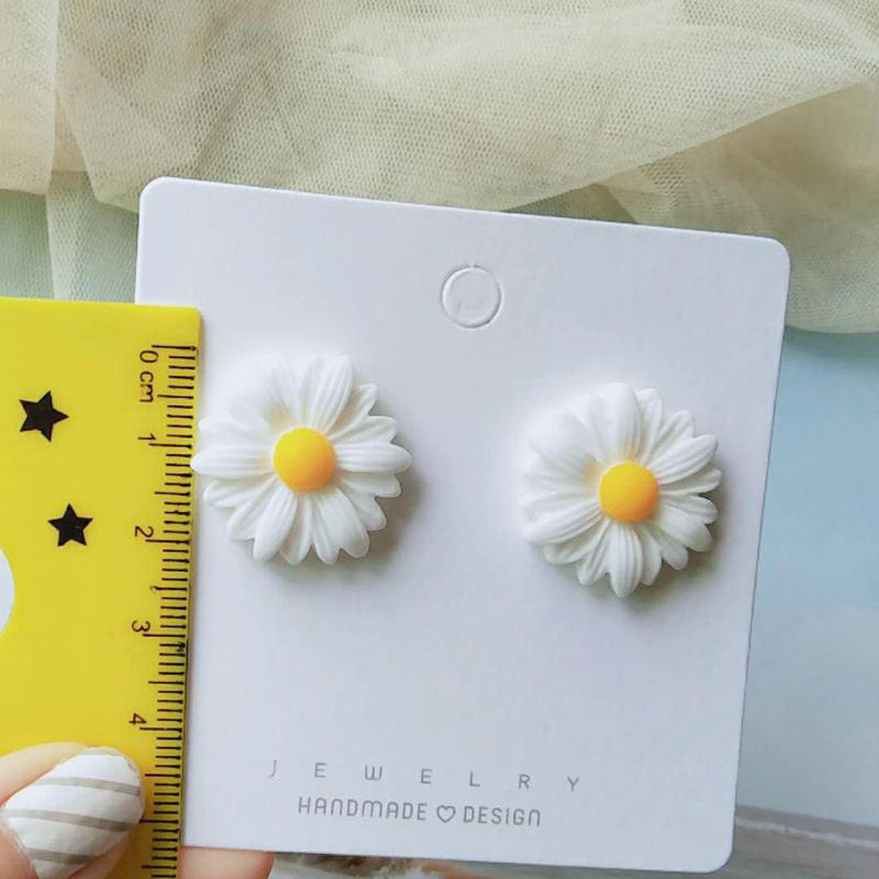 Sunflower small stud earrings, small and fresh-looking ear studs