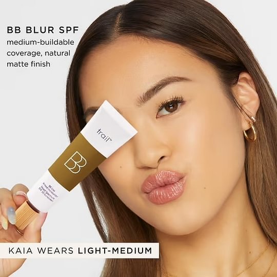Trailott BB Blurring Tinted Moisturizer SPF 30 - Instantly Brightens, Hydrates and Smooths Your Skin
