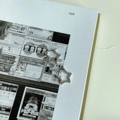 Sparkling diamond star-shaped ear pins, three-dimensional ear pins