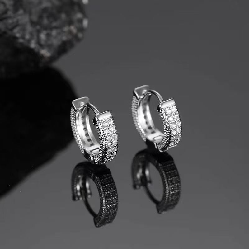 Simple micro-set zirconia stud earrings for fashionable necklaces