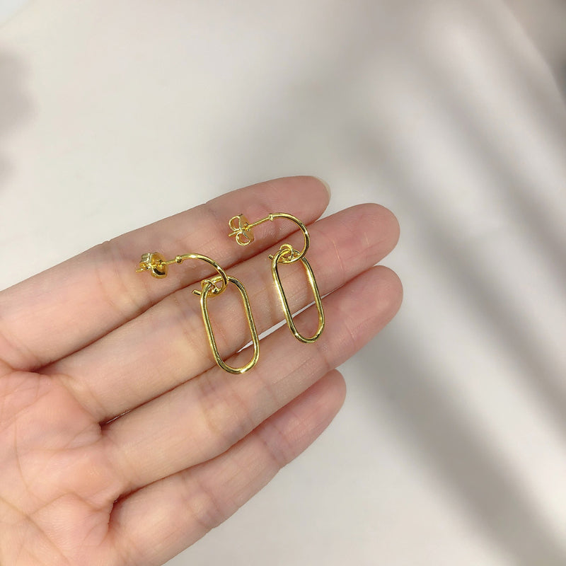 Personalized oval C-shaped half-circle gold earrings with ear loops